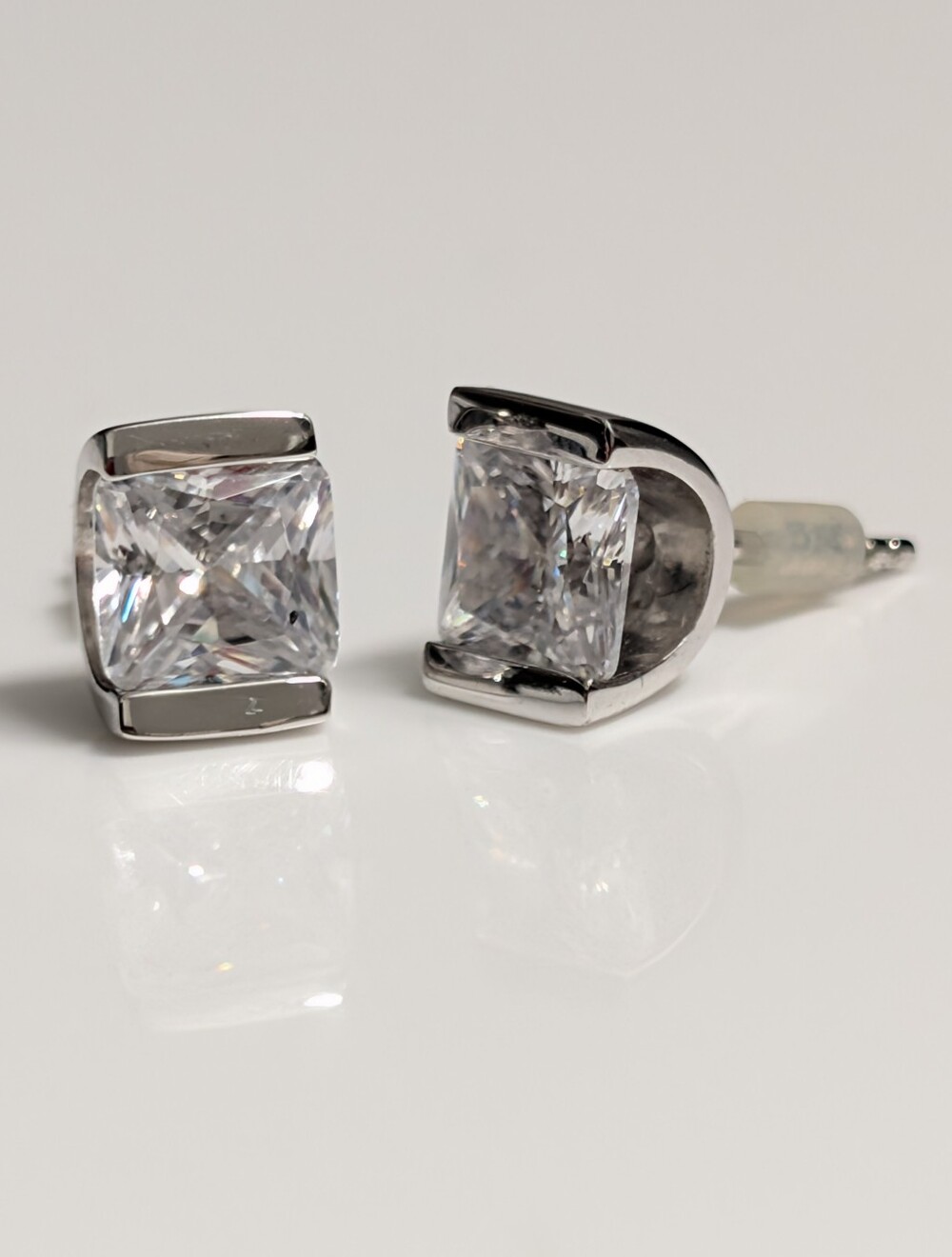 Feri 950 Alloy Silver Crystal Stud Earrings